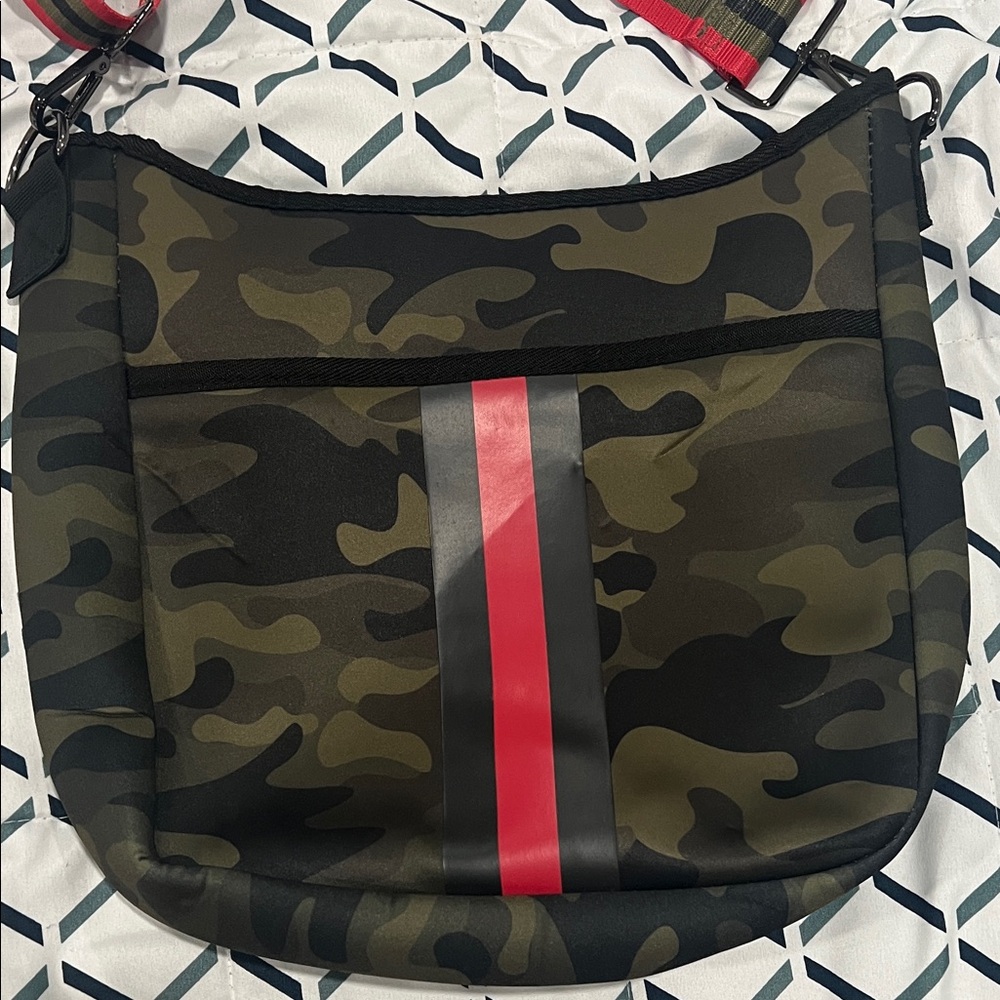 HAUTE SHORE Camouflage Messenger Bag with Red Accent